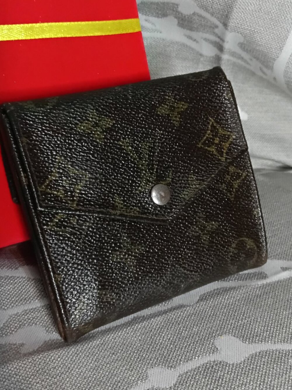 "Faded Glory" Custom Hand-Painted Authentic Vintage LV Elise Compact Wallet - Picture 2 of 12